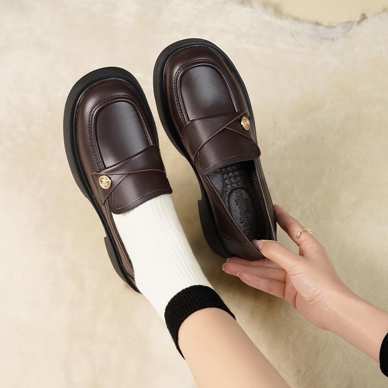 

Yuexinwang leather flat for Huizhou women s shoes Su Yinyin same shoes children s autumn and winter new small gold coin loafers women 40 коричневий