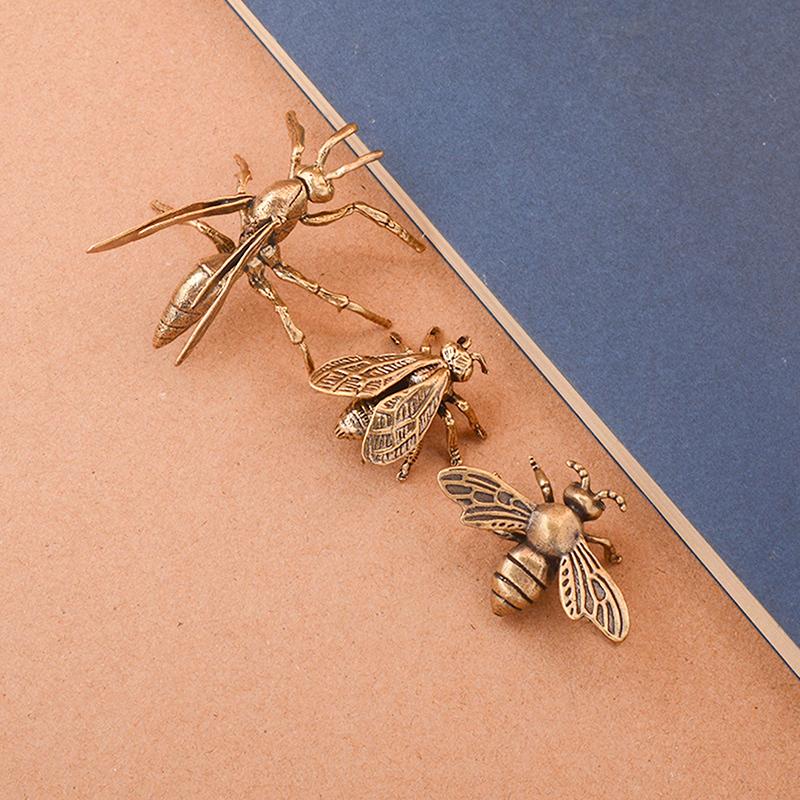 1 Piece Miniature Simulation Insect Desk Ornament Brass Bee Figurines Table Tea Pets Antique Copper Crafts Home Decoration