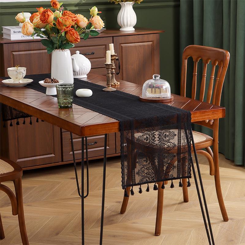 

Роскошная черная французская кружевная дорожка на стол: Элегантная декоративная ткань с ажурным узором для сервантов, ТВ-тумб и свадебных композиций 30x180 чёрный