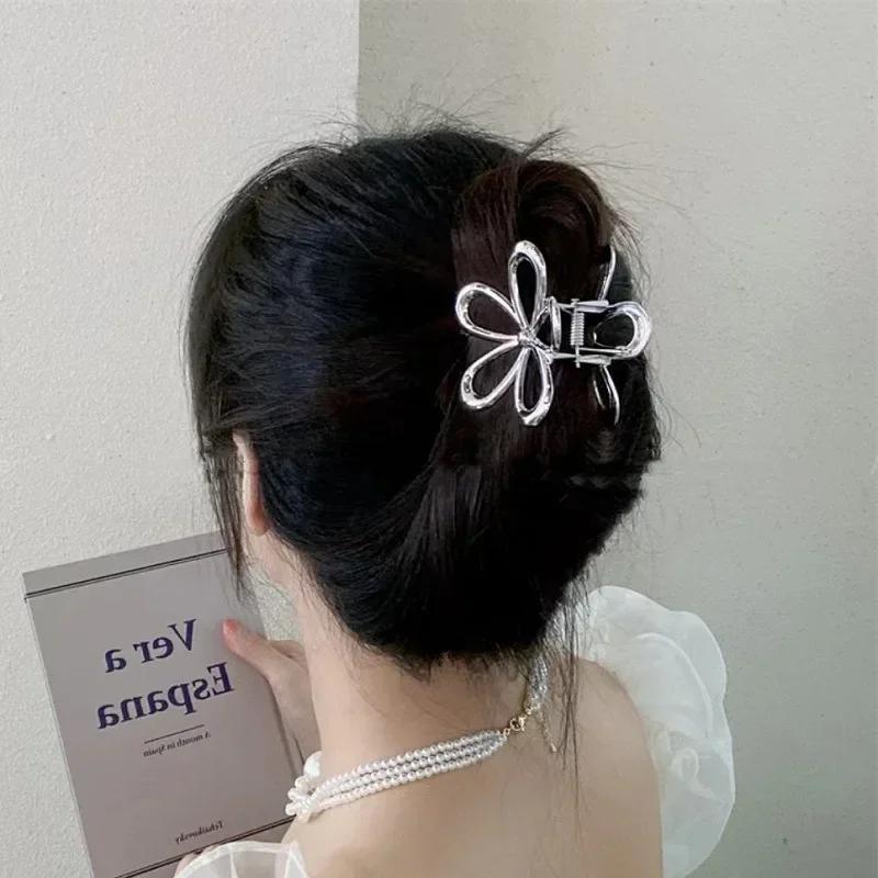 Metal Hollow Flower Hair Claw Korean Fashion Women Girls Party Hairpin Hair Crab Fashion Ponytail Hairpin Claw Hair Accessories