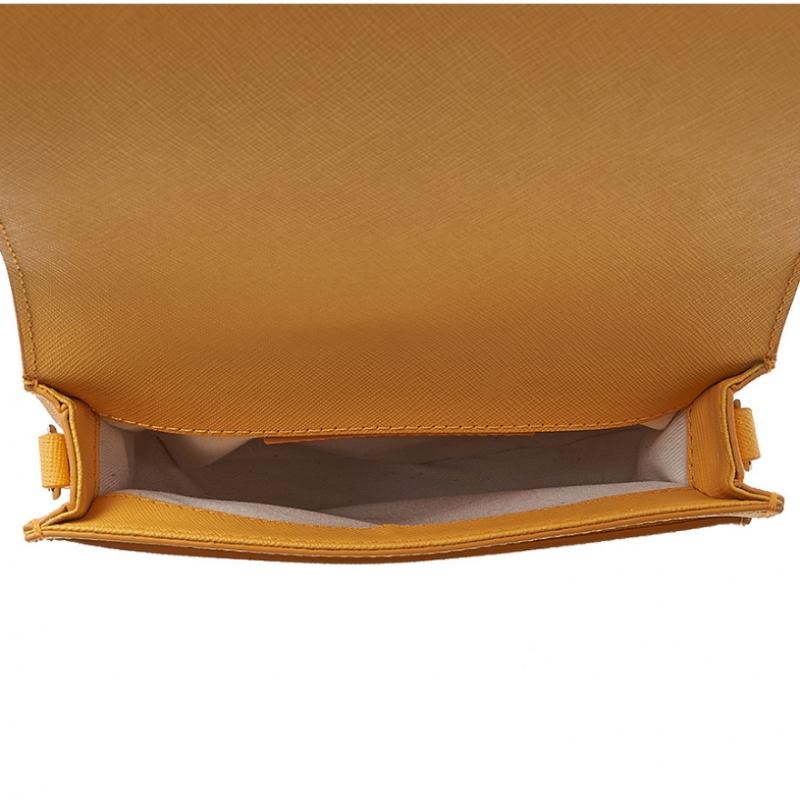 Vivienne WeStwood Women S Saffiano Saddle croSSbody Bag 43030097 L001n E401