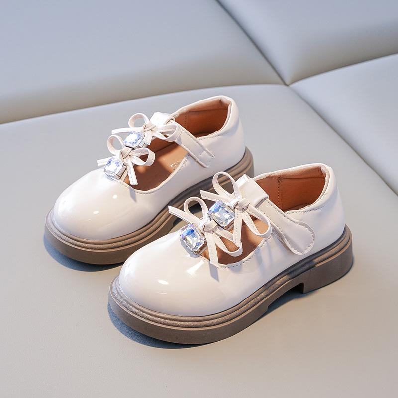 

Кожаная обувь для девочек 2025 осень новая детская с бантом в зарубежном стиле туфли принцессы для девочек с яркими бриллиантами Мэри Джейн одинарная обувь тренд 26-31 yards one hand shot 6 pairs