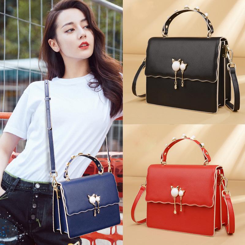 Borsa Quadrata Piccola a Tracolla Singola con Catena - Texture di Alta Gamma, Borsa alla Moda