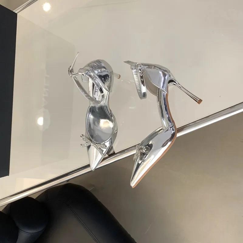 Sandale de Dama Argintii cu Vârf Ascuțit și Toc Subțire, cu Strasuri și Nod Fluture, Pompe Slingback, Pantofi cu Toc Înalt pentru Rochie de Petrecere