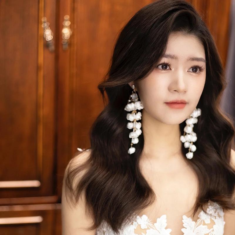 

Корейские нежные светские серьги с кисточками и белыми цветами, аксессуар