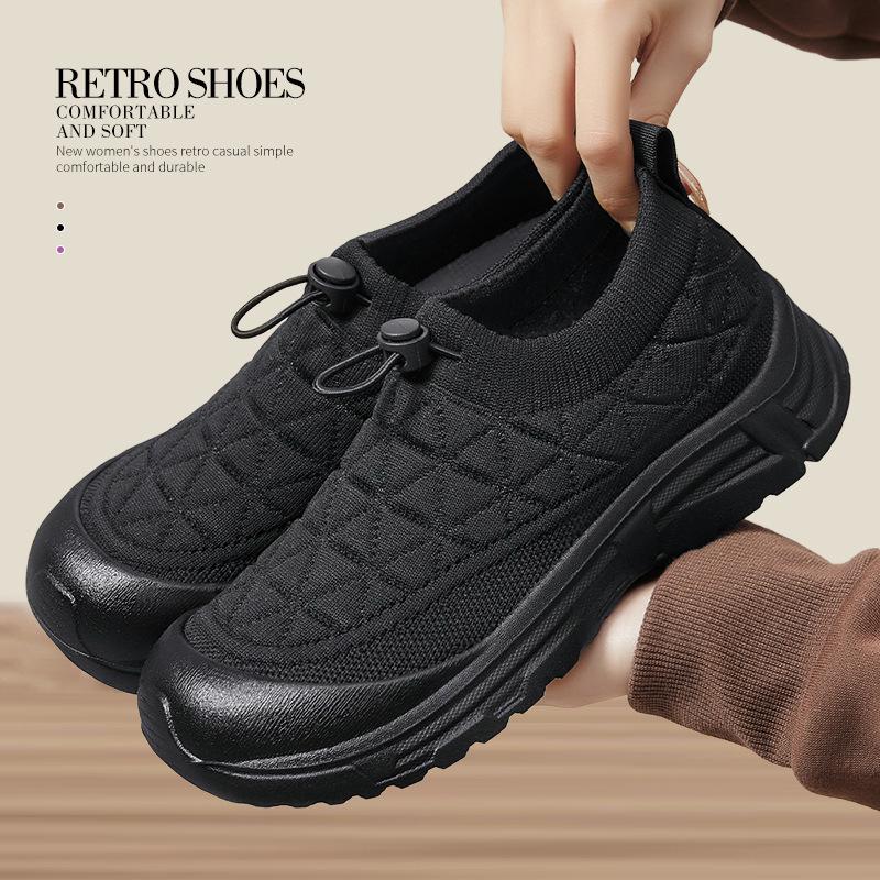 Women's Spring Soft Sole Slip-On Mom Shoes - Comfortable and Fashionable Old Beijing Style