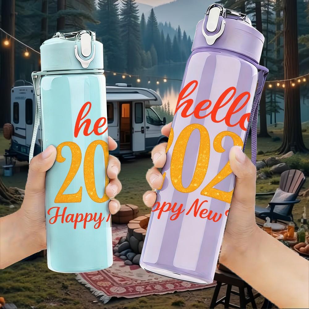 1PC Hello 2026 Happy New Year Print 750ml Color Plastic Sports Water Bottle Leakproof Flip Straw Lid Suitable for Sports Office Home Use