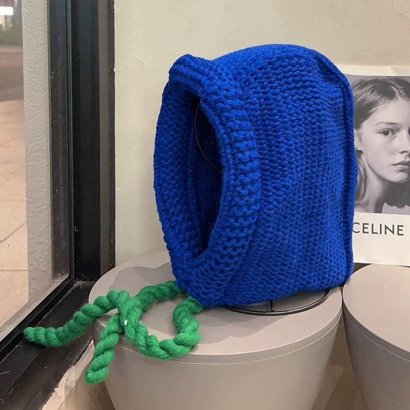 

Balaclava hat women s autumn and winter new warm ear protection thick wool knitted hat versatile face small pullover hat One Size синій