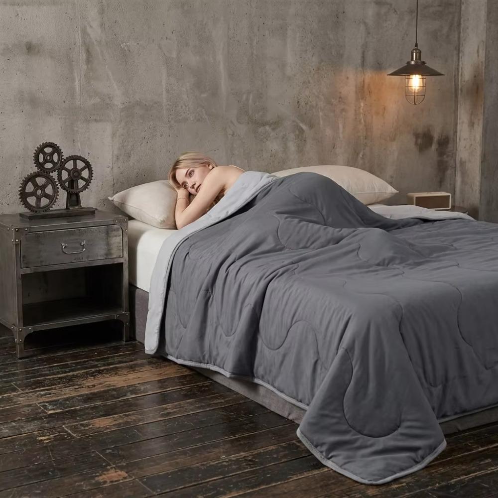 Thin Breathable Air-conditioning Comforters Machine Washable Throw Blanket  Dormitory