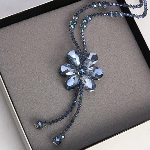 Geometrisk anhengskjede med store og små firkanter