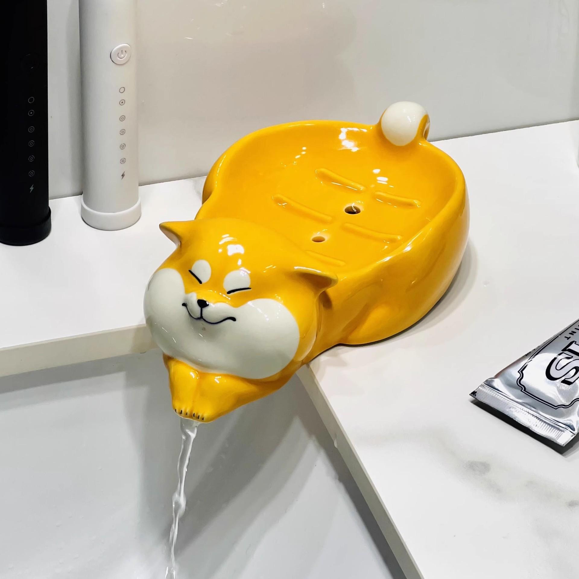 

Cartoon Creative Ceramic Soap Box with Drainage and Suction Cup for Bathroom Ceramic soap box