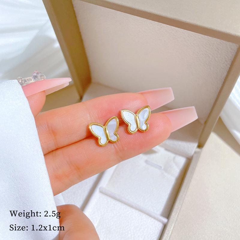 Cercei minimaliști tip stud din oțel titan cu sidef și trifoi cu patru foi - Design androgin pentru temperament individual și eleganță de banchet.