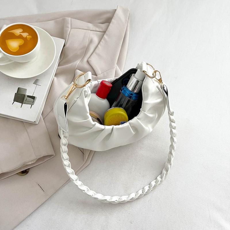 Fashionable Cloud Shoulder Bag For Women 2023 Trendy Pu Leather Small Handbag