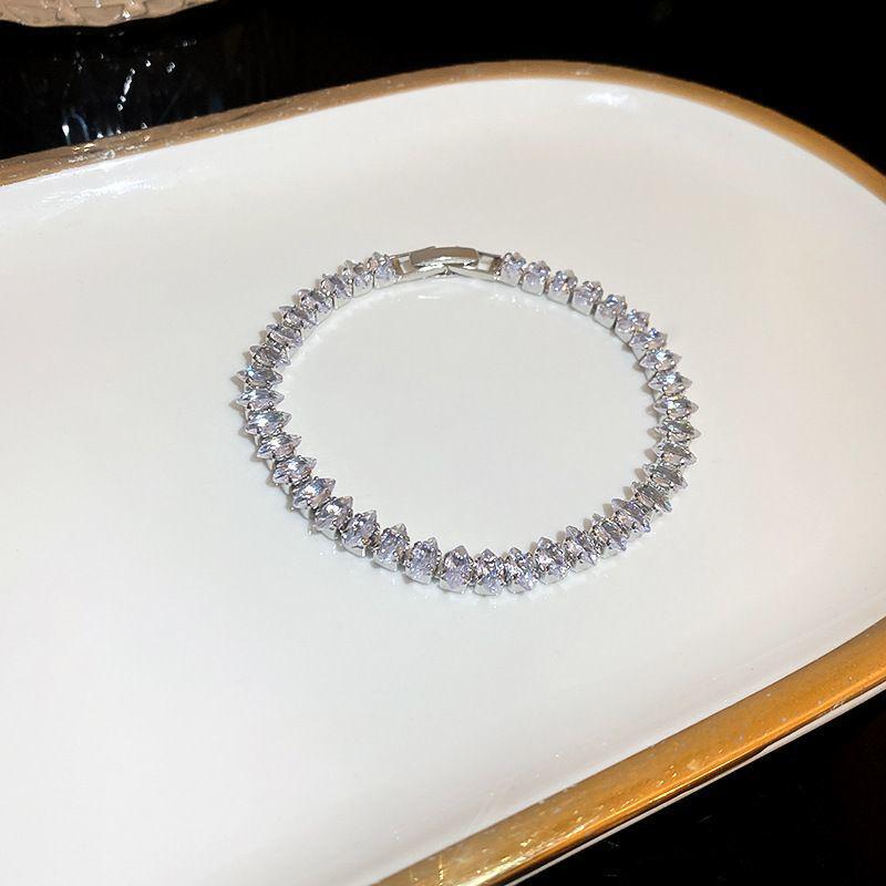 Изысканный браслет-капля из циркония - Элегантное, Сверкающее и Модное Женское Украшение