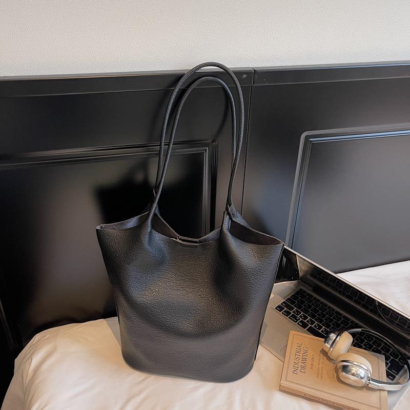 

Wedding bag female bride large capacity red wedding bag new high sense portable tote bucket bag чорний