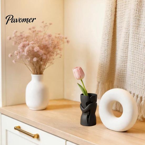 Modern Living Room Table Centerpiece Couple Embracing Abstract Vase, Matte Black Decorative Sculpture, Style Romantic Home Atmosphere Ornament