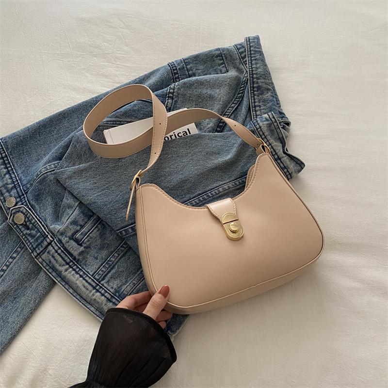 Fashionable Pu Material Crescent Handbag For Women With Stylish Street Vibe