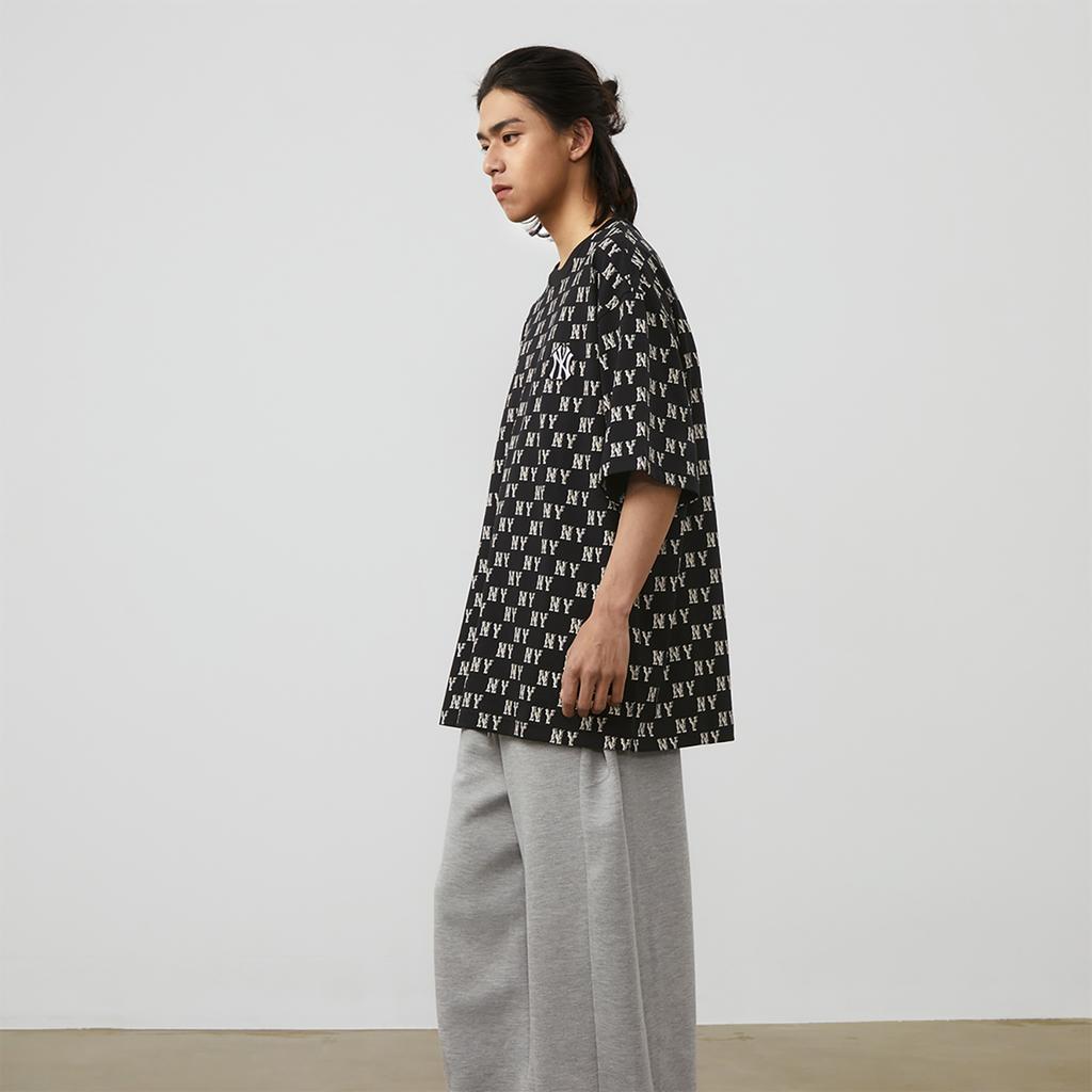 New MLB MONOGRAM Collection New York Yankees T-Shirt Unisex Black 3ATSM0243-50BKS