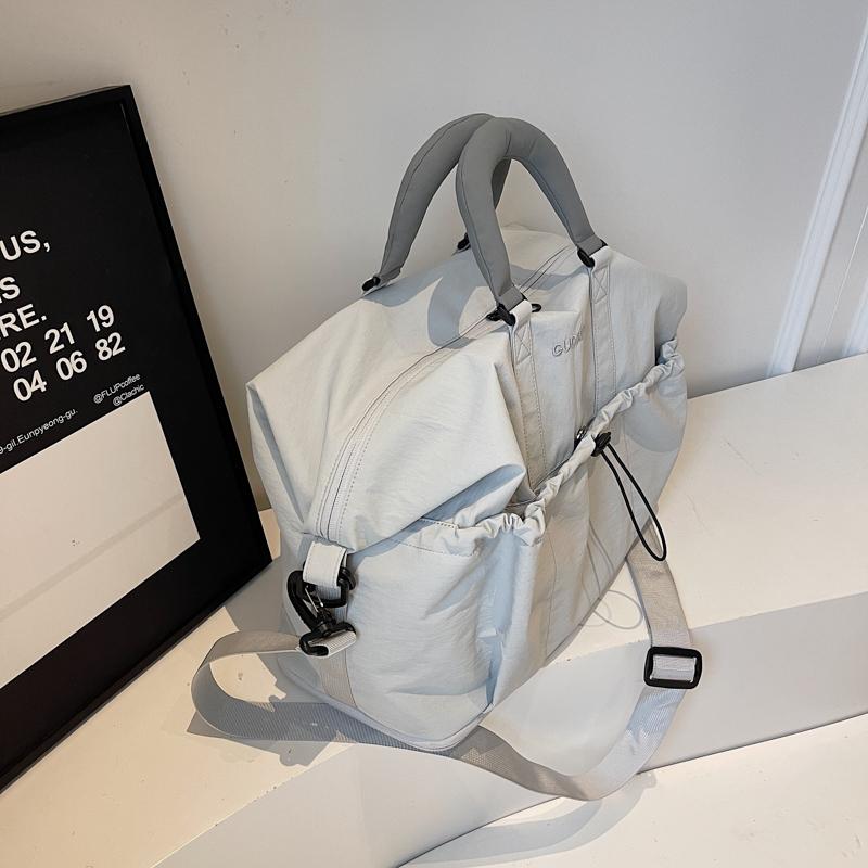 Minimalist Travel Duffel Bag with Front Pocket Large Capacity Weekend Casual Carry On Bag