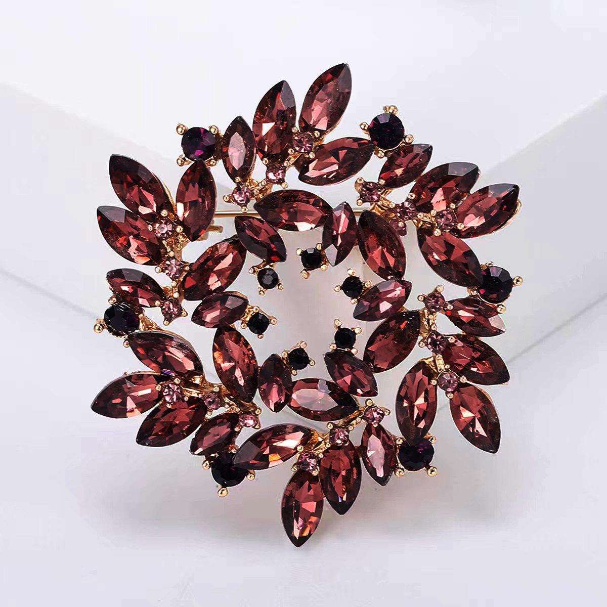 

Ретро Хрустальная Брошь-Венок для Женщин - Элегантная и Универсальная Булавка-Корсаж с Уникальным Дизайном