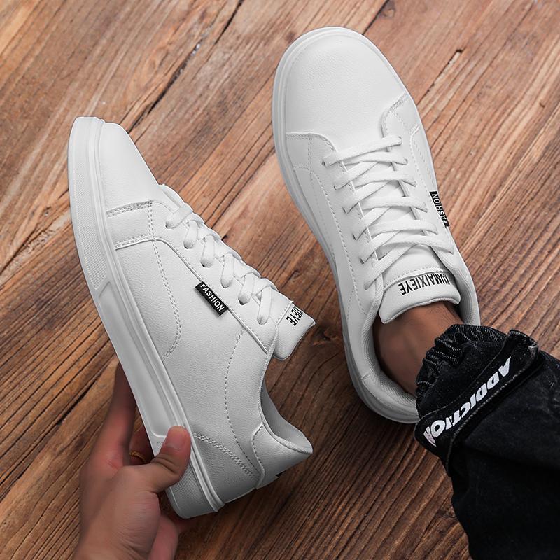 

Новые маленькие белые туфли мужские корейская версия универсальные трендовые мужские туфли 2025 осень и зима новые белые кеды трендовая обувь молодежный досуг 45