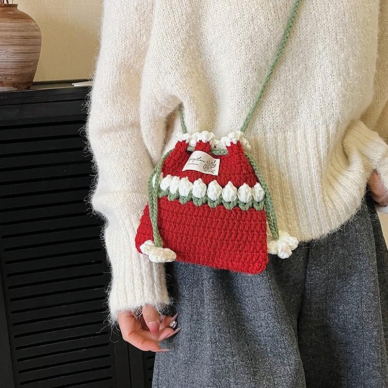 Flower Shape Knitted Shoulder Bag With Soft Water Bucket Shape For Urban Style