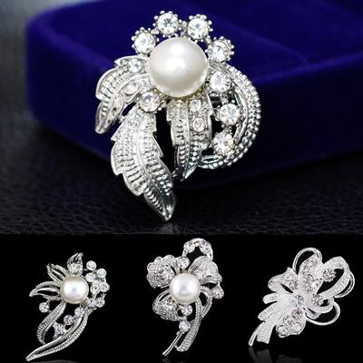 Neue Strass Kristall Blumen Broschen für Frauen Hochzeit Brautparty Runde Bouquet Brosche Anstecknadel Klarer Schmuck Accessoires