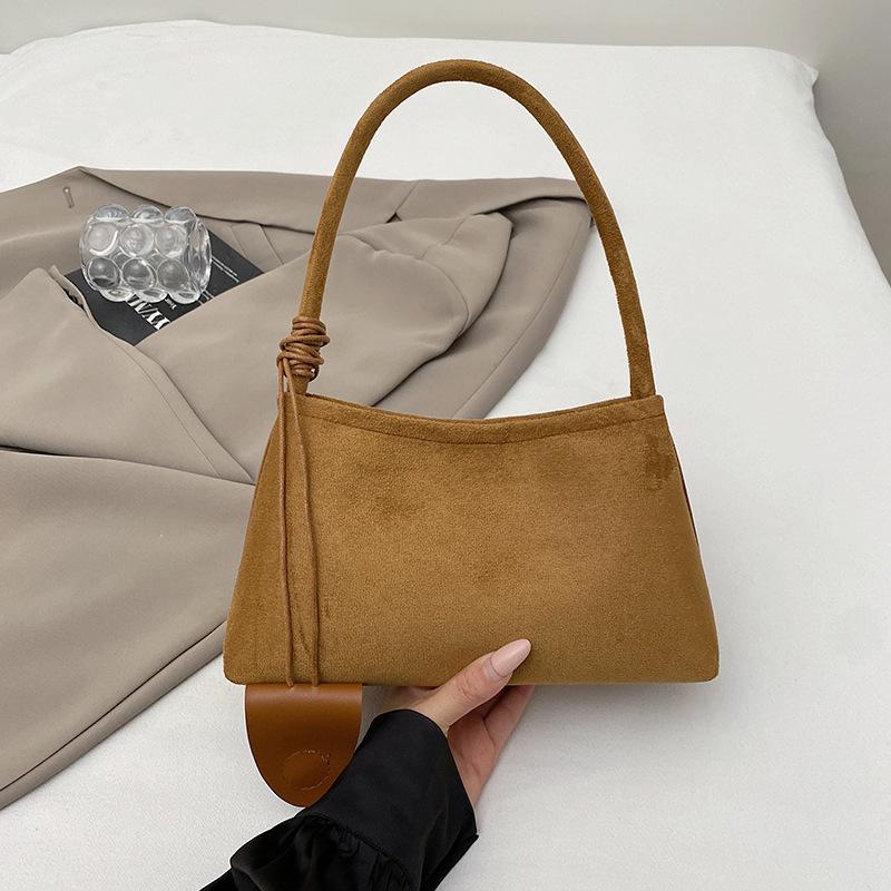 A Niche Underarm Bag, Simple and Casual, Single-shoulder Matte Fashionable Handbag