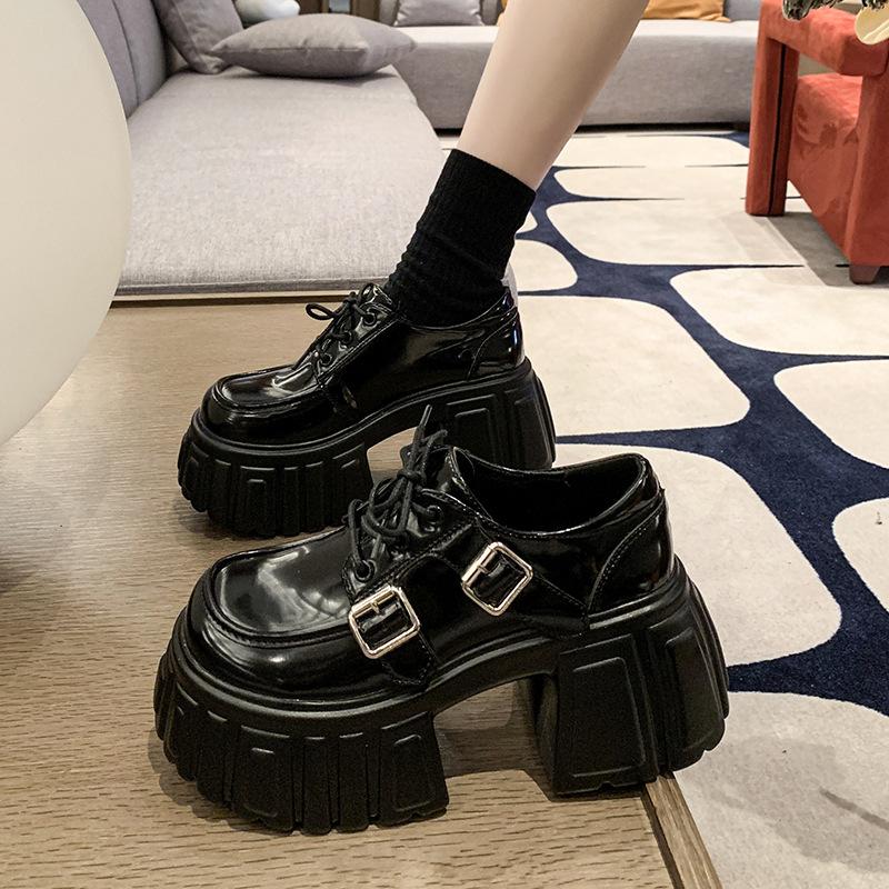 

Slope heel small leather shoes women s spring new patent leather thick heel platform single shoes European goods increase height small muffin shoes 35