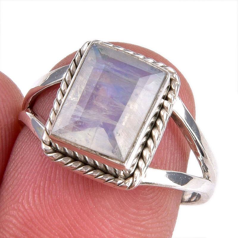 

Кольцо из натурального радужного лунного камня 925 пробы из чистого серебра, размер 7,5 f9p11