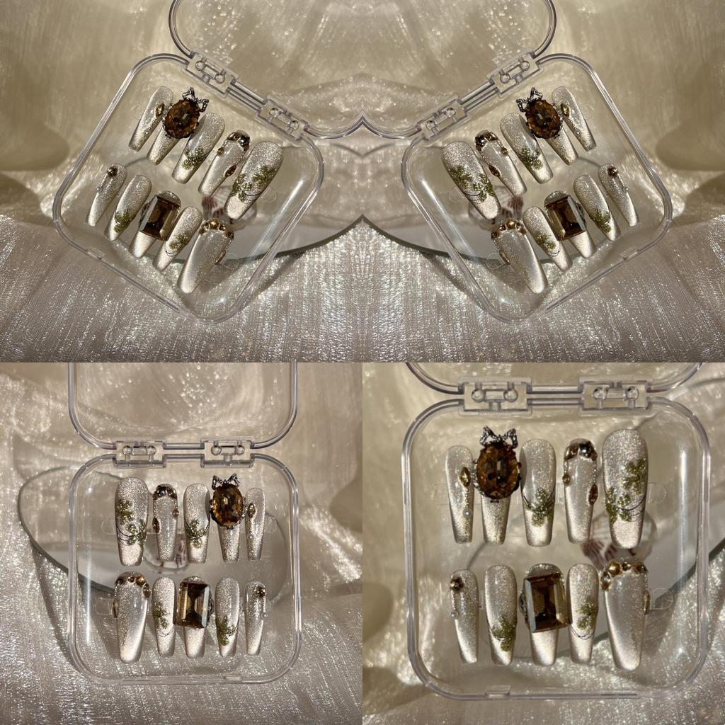 Glamorous And Eye-catching Nail Art For Fashionable Ladies