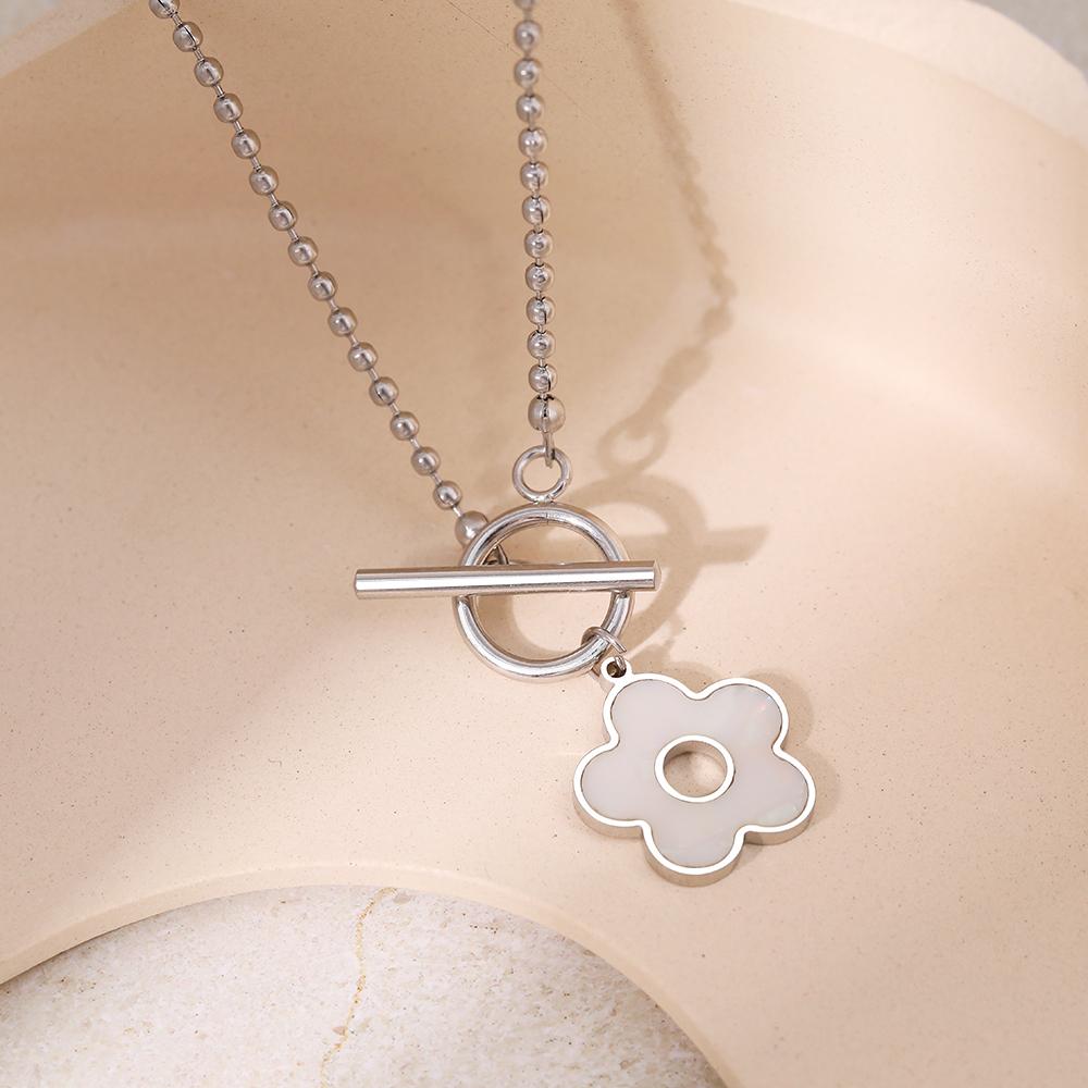 Stainless Steel Necklaces Exquisite Cartoon Flower Shell Pendant Toggle Button Chain Choker Fashion Necklace For Women Zircon