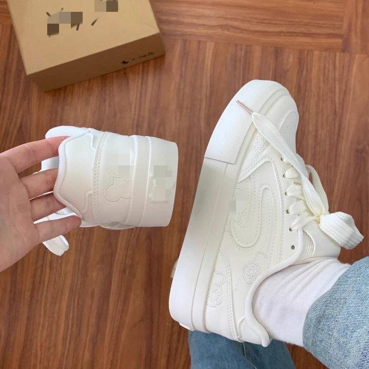 

Корейские кеды в стиле кампус женские 2025 осень новая милая платформа белые туфли женские туфли универсальные студенческие повседневные туфли 40