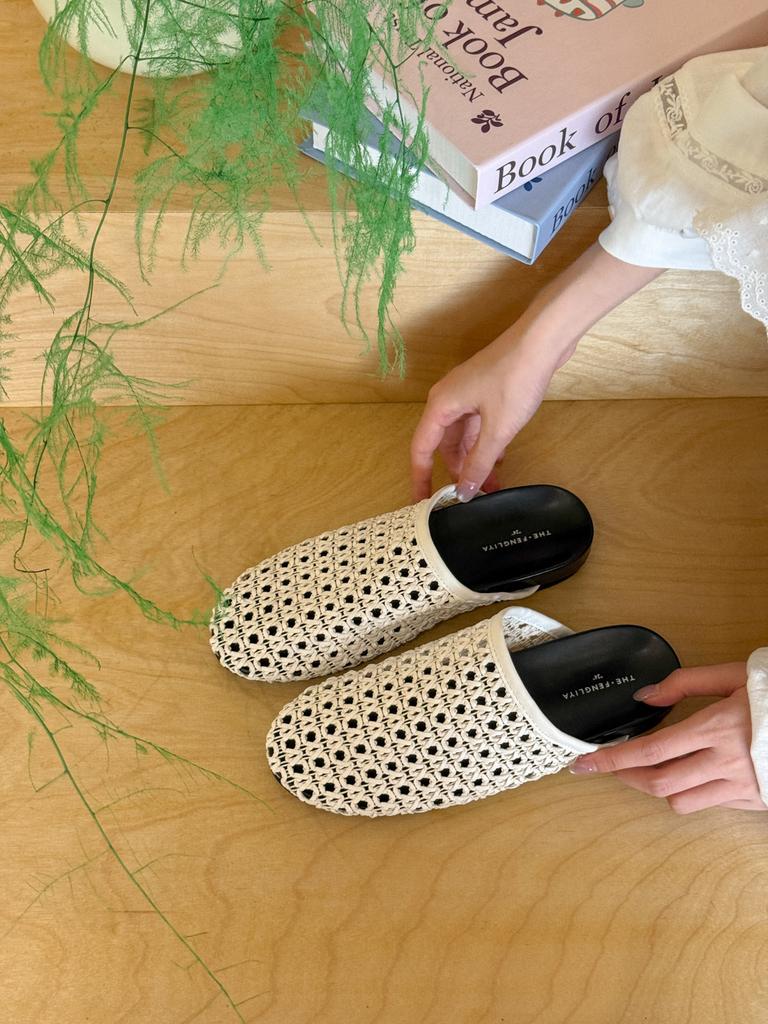 2025 New Summer French-style Woven Slippers Women's Summer Black Thin Bag Head Empty Shoes