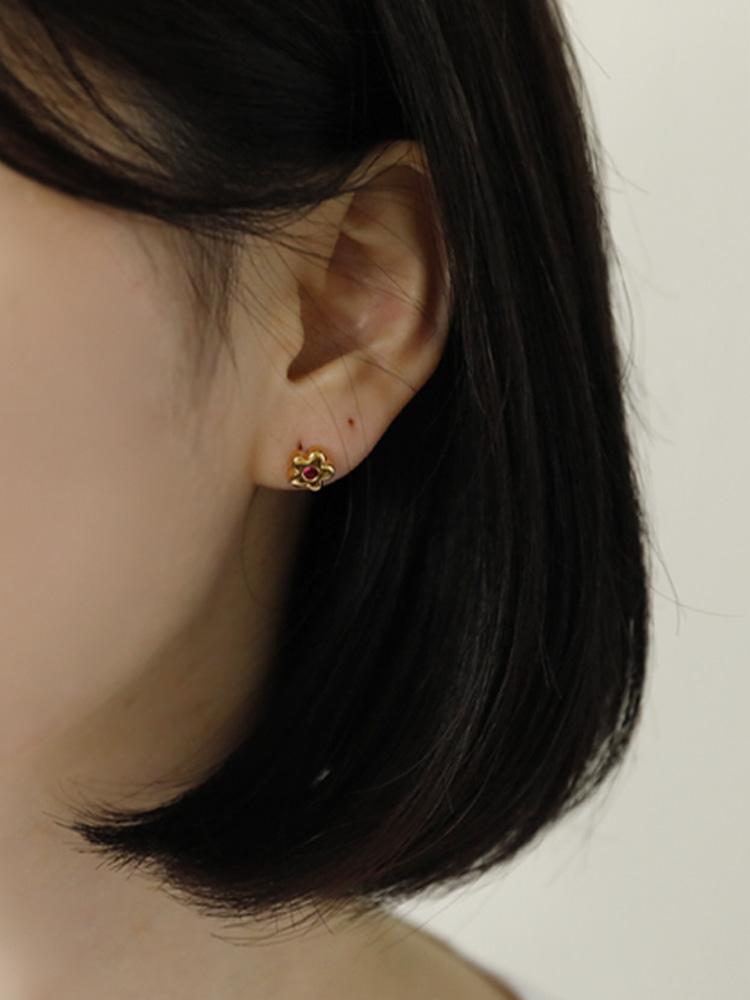 Sosoo Mini Volume Flower Cubic Earring