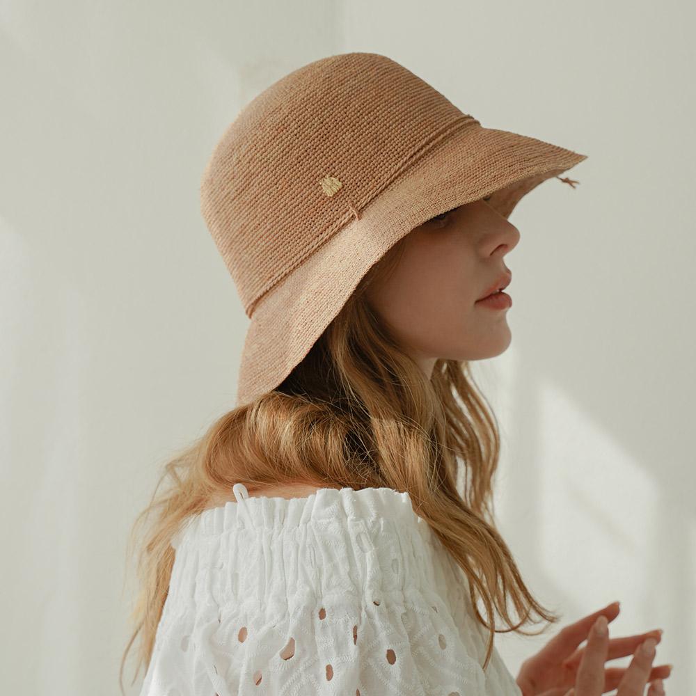 Kaliseumontapone Issabel Raffia Cloche Straw Hat