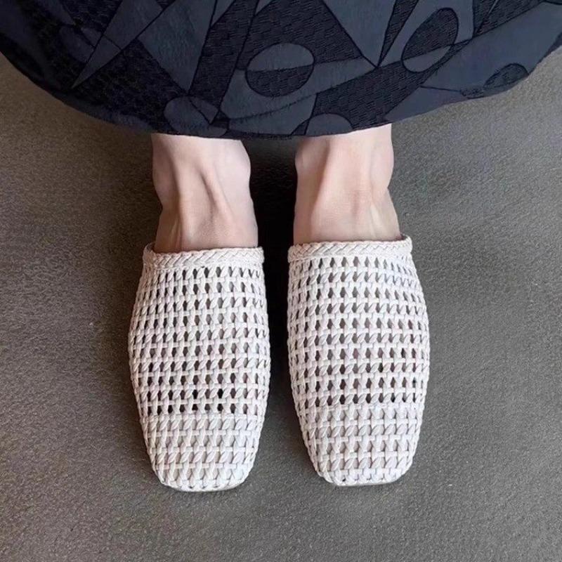 Fashion Retro Woven and Hollowed-out Flip-flops for Women In 2025, New Summer Breathable Square-toed Flat Flip-flops
