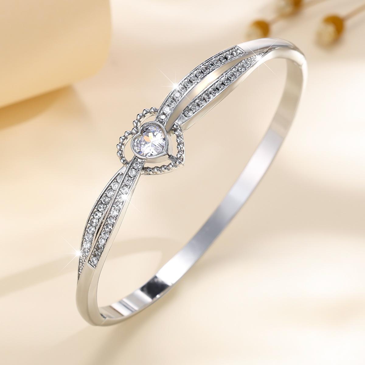 Fashionable Love High-end Niche Women s Zircon All-match Heart Bracelet 17CM