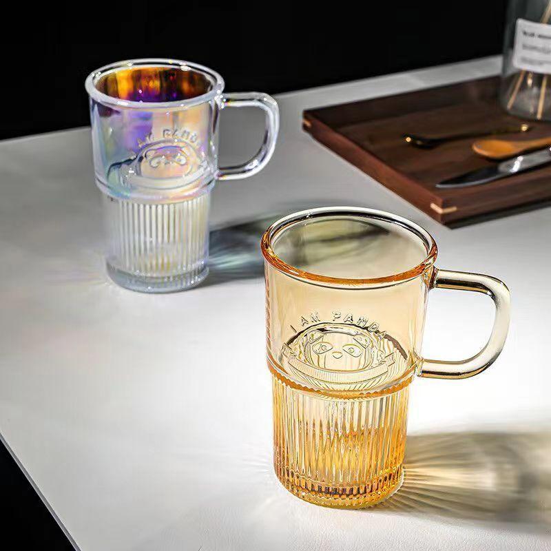 Glaswasserbecher mit Panda-Prägung und Henkel, Saftbecher, Haushaltskaffee- und Milchteebecher mit Deckel und Strohhalmbecher