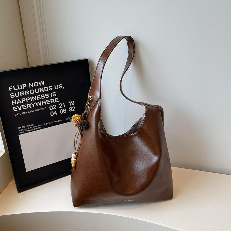 Lazy wind bag women's large-capacity new casual shoulder messenger bag high value simple commuter tote bag