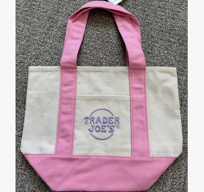 Trader Joe'S Women'S Floral Tote Bag - Stylish & Spacious Beach Bag, Perfect For Summer Vacations, Shopping & Casual Outings
