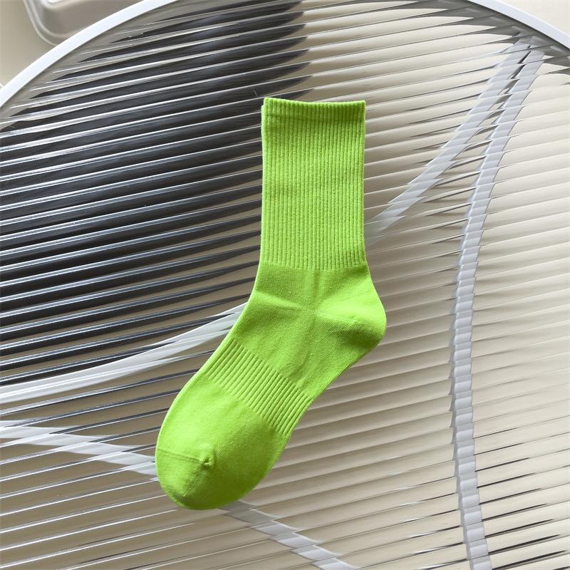 Unisex Mellomhøye Elastiske Sportssokker i Bomull - Komfortable, Fargerike, Allsidig Design