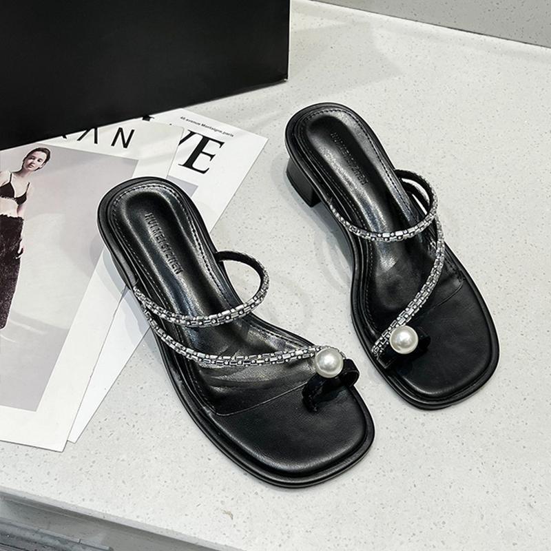 Fairy wind thick heel set toe pearl cool slippers women's outer wear 2025 summer new rhinestone middle heel Roman toe sandals