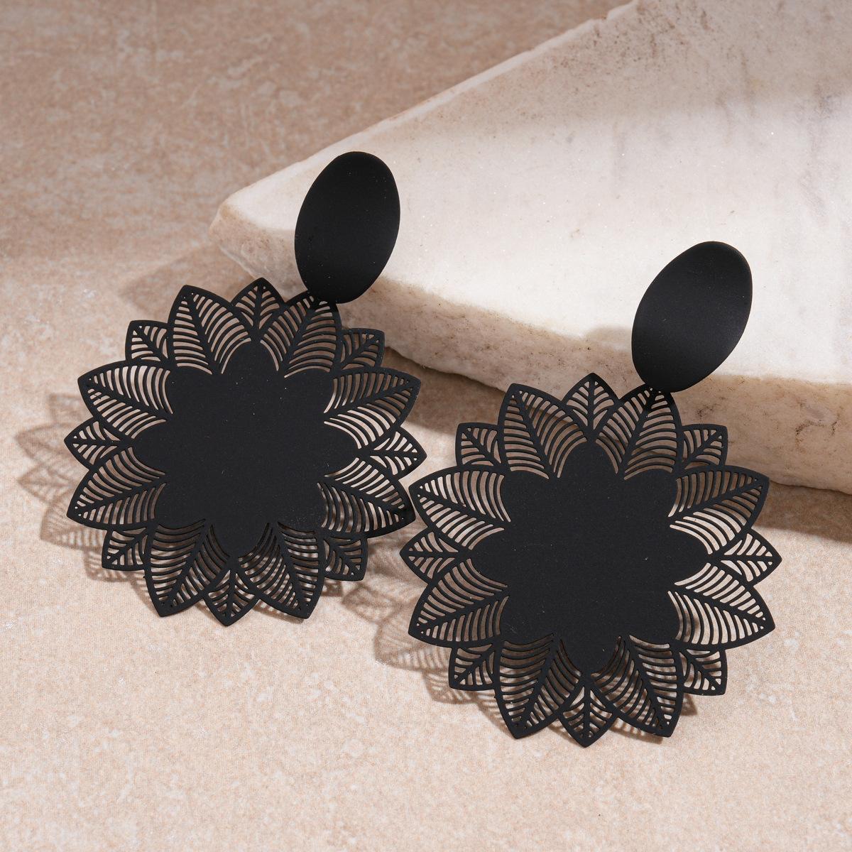 Personalized spray paint geometric flowers silver needle earrings dark wind unique temperament niche earrings