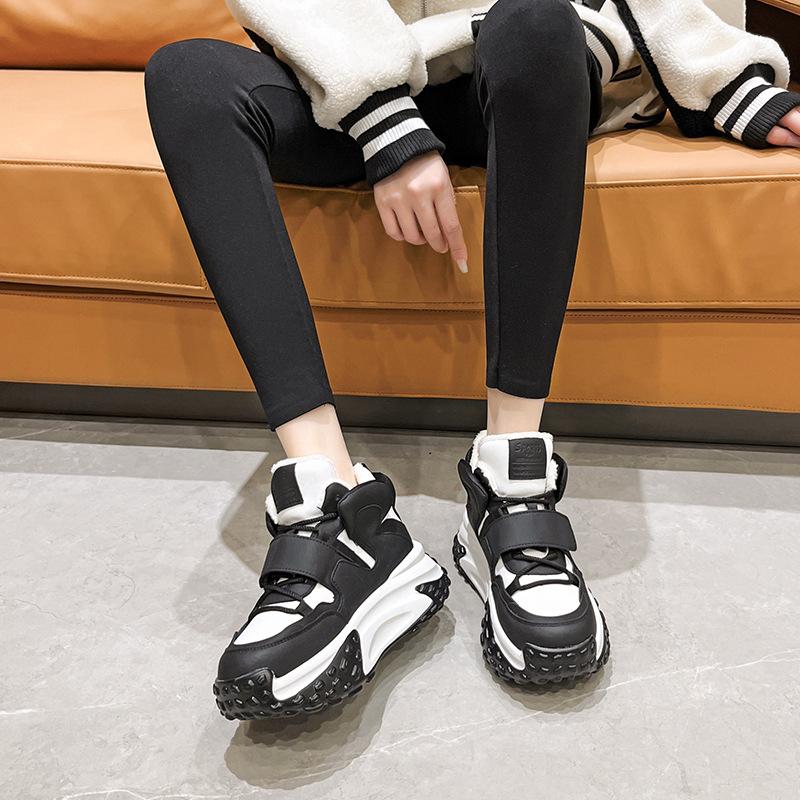 Scarpe da papà in velluto Plus da donna, nuove, con suola spessa, adatte a tutti i tipi di scarpe casual, con altezza interna alta e piccole scarpe bianche da donna