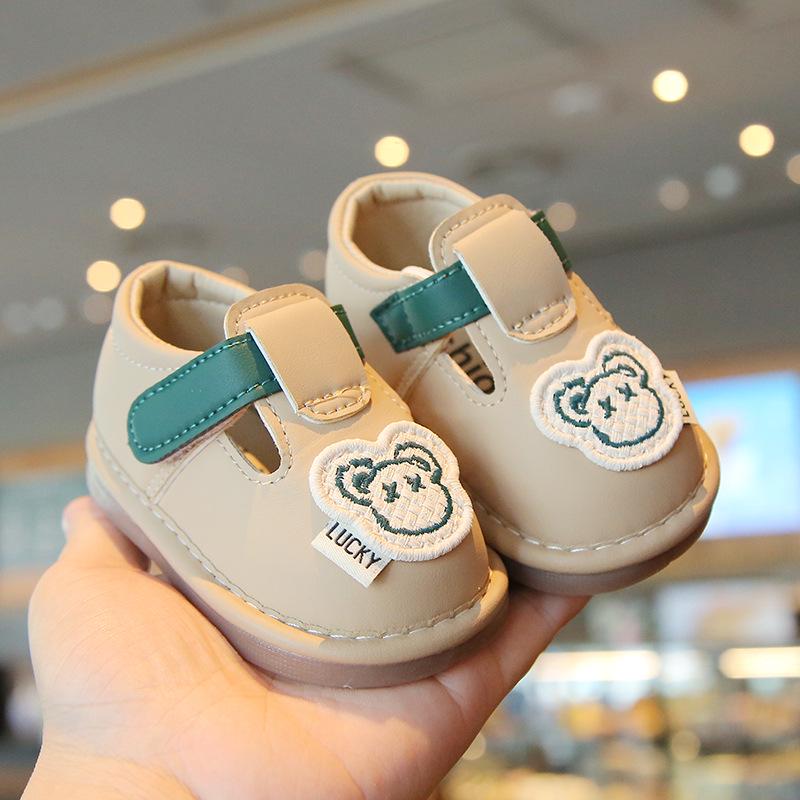 Cartoon Squeaky Soft Sole Baby Shoes with Magic Tape for First Walkers, Non-Slip, for Boys and Girls, Spring & Autumn.