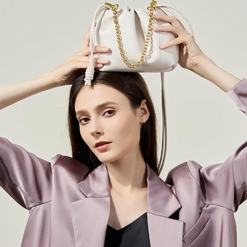 Designer Marke Damen Handtasche Leder Schulter Messenger Mädchen Täglich Mini Kette Tasche mit Kordelzug für Damen Neuer Trend Bucket Crossbody Pack