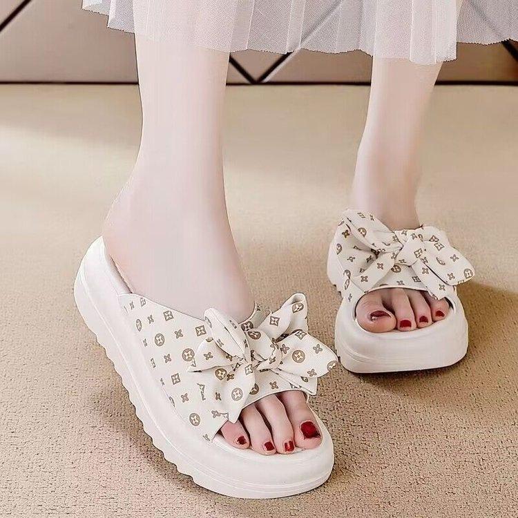 

Крутые тапочки женская уличная обувь 2025 лето новинка толстая подошва модная уличная одежда фея ветер нескользящая мягкая подошва босоножки с бантом 40