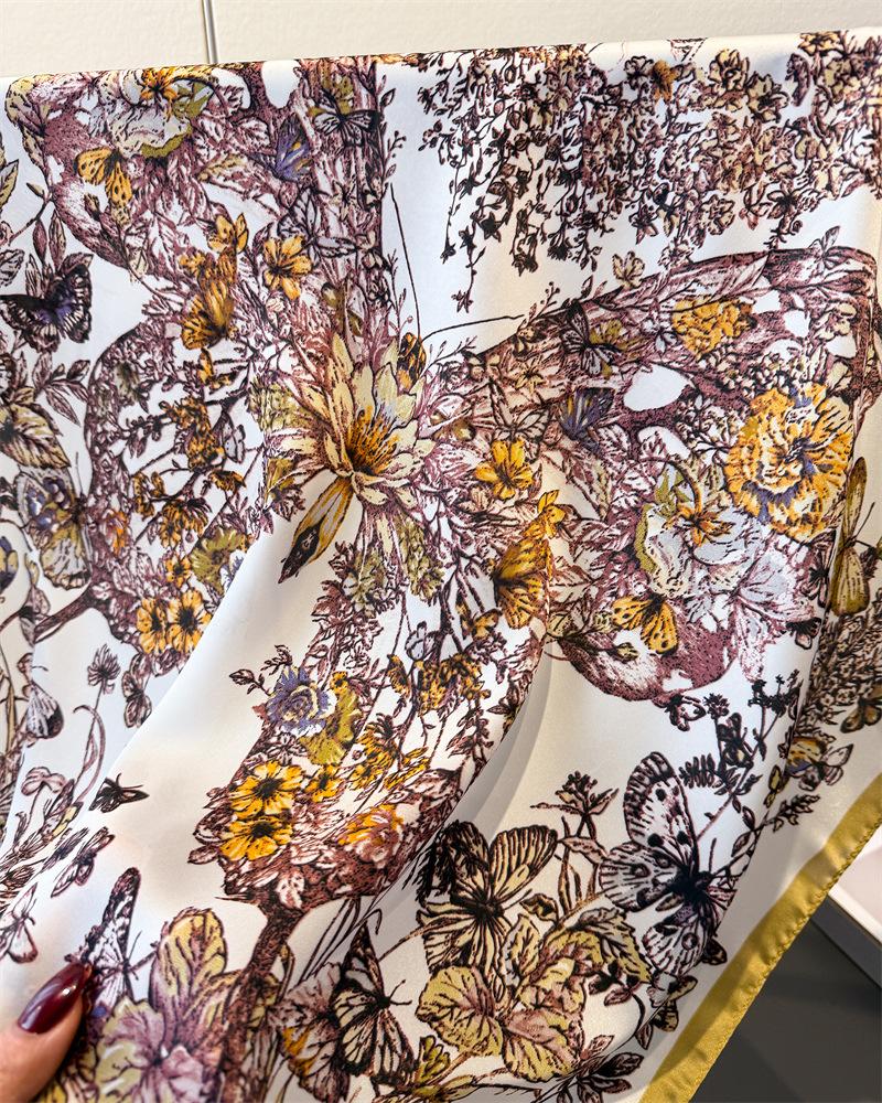 70Cm Vintage Square Silk Scarf Soft Satin Shawl Floral Butterfly Print Bandana for Women Neck Scarves Hairband for Trip and Gift