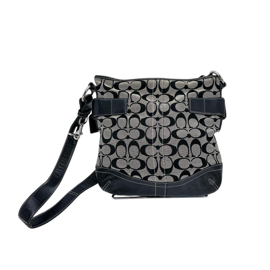 COACH Signature Diagonally hung Shoulder Bag leather black Women K05M-3574 Used